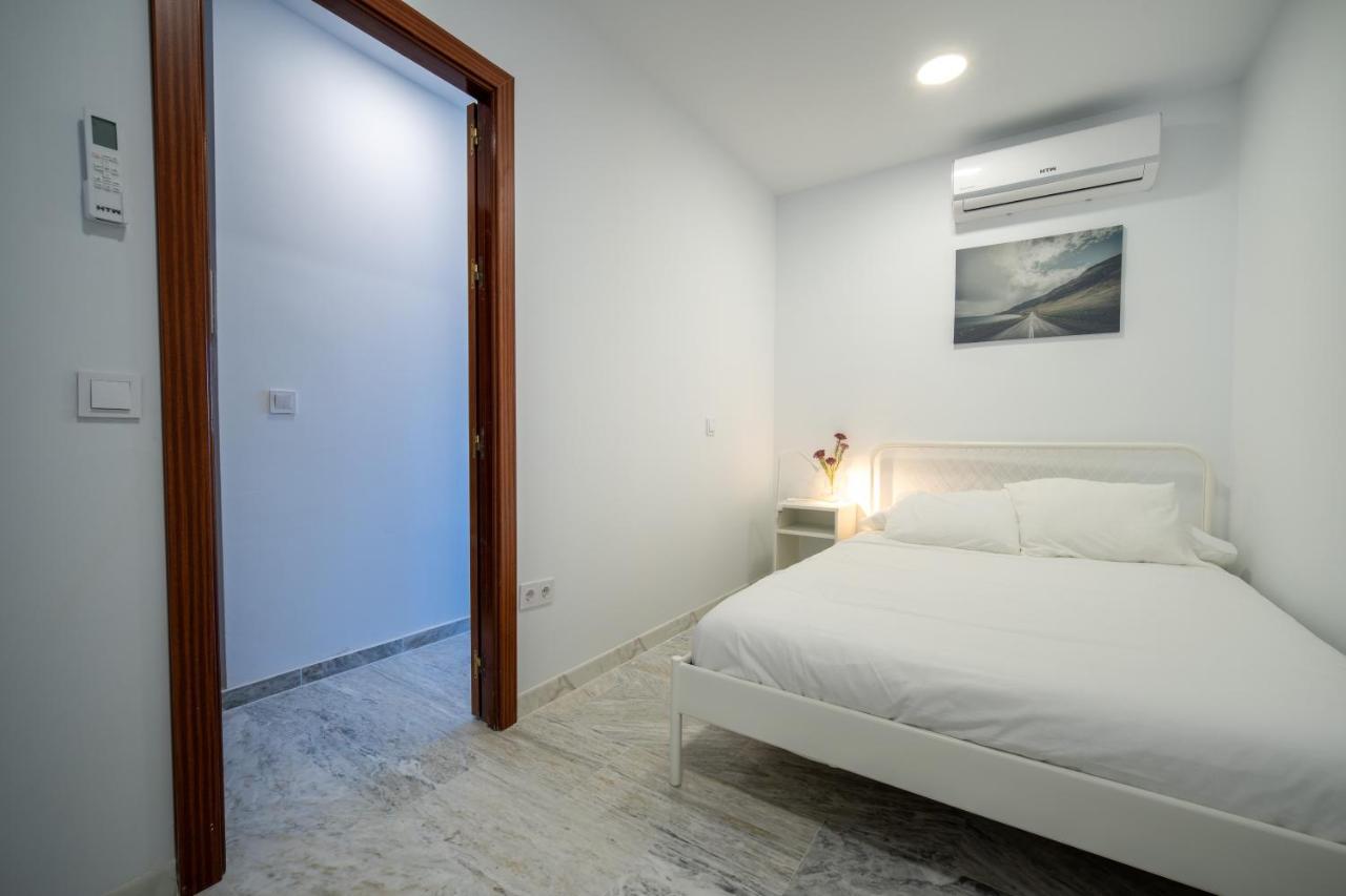 Conjunto De Apartamentos Antiguo Palacio Hotel Paris Уэльва Экстерьер фото