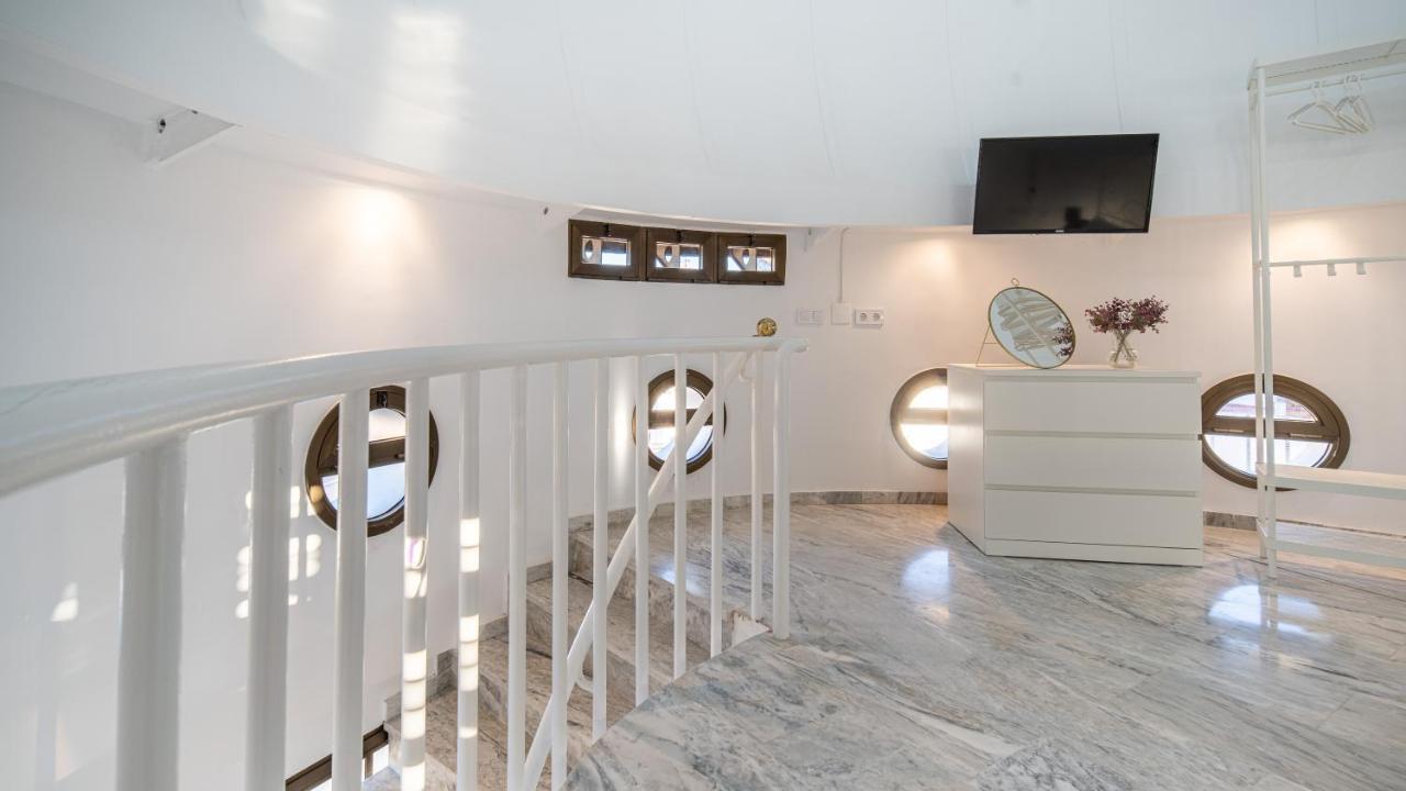 Conjunto De Apartamentos Antiguo Palacio Hotel Paris Уэльва Экстерьер фото