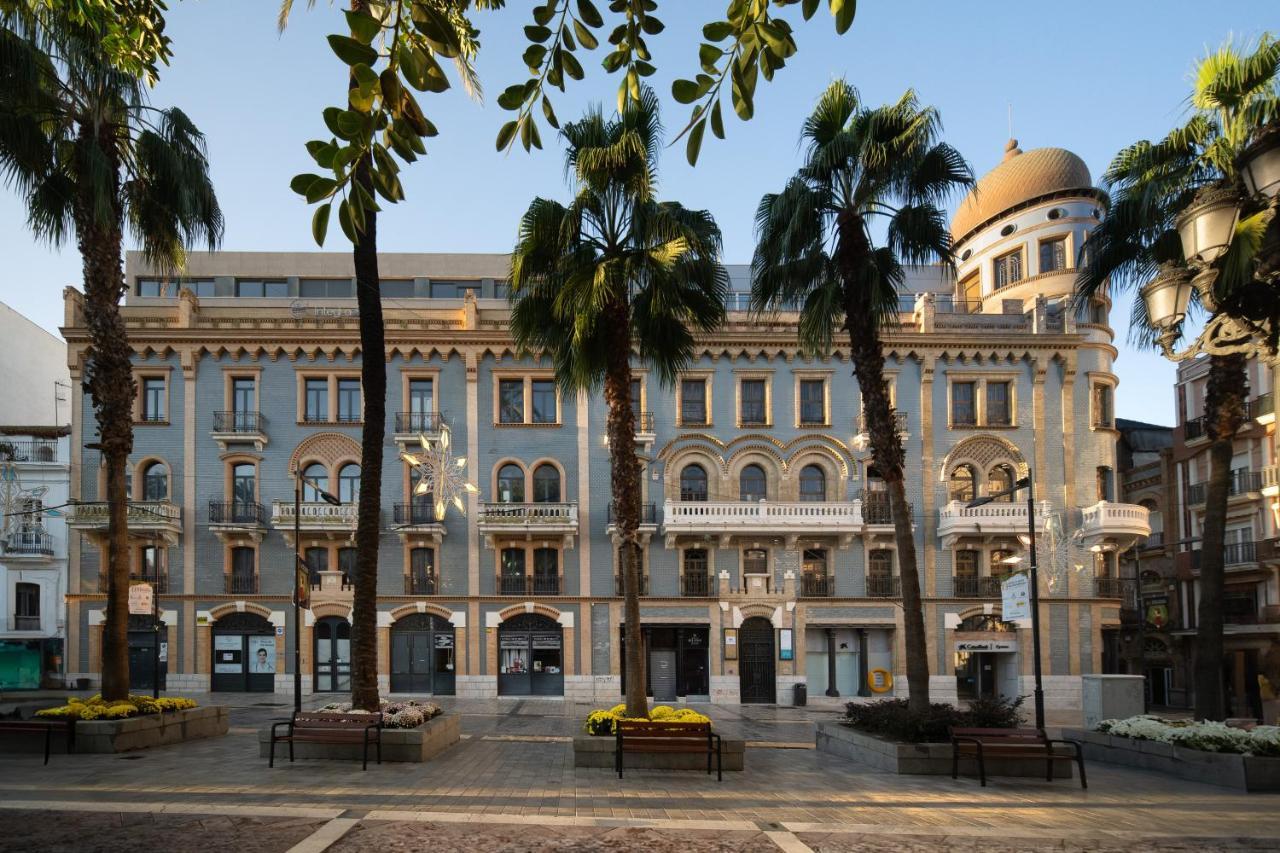 Conjunto De Apartamentos Antiguo Palacio Hotel Paris Уэльва Экстерьер фото