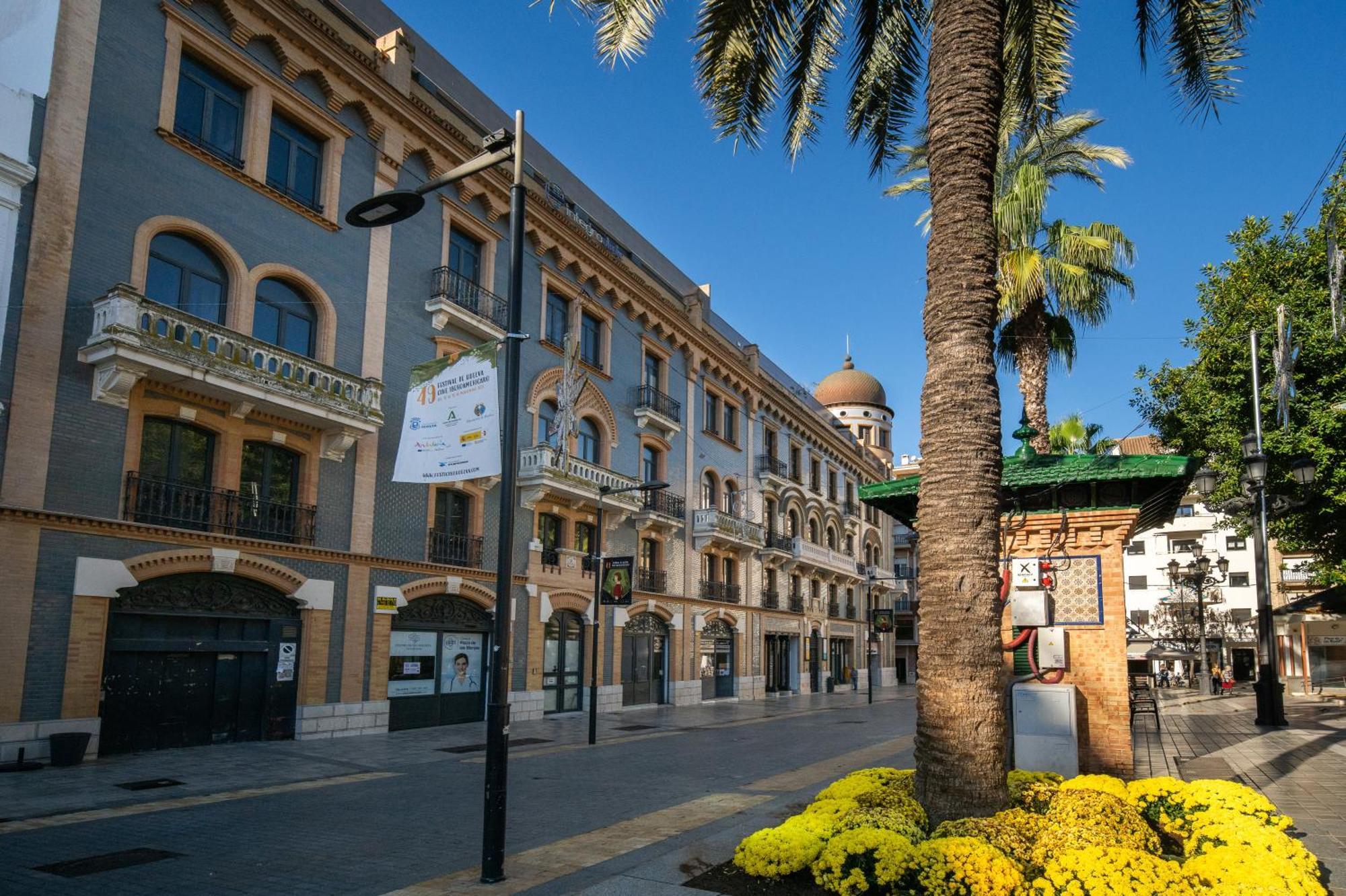 Conjunto De Apartamentos Antiguo Palacio Hotel Paris Уэльва Экстерьер фото